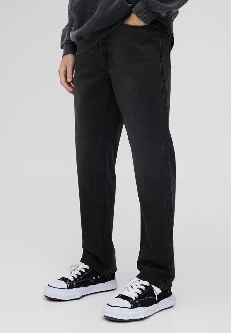 Straight Rigid Jean In Charcoal - Charcoal